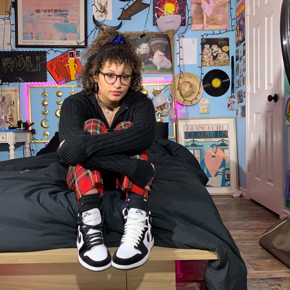 Meet your Posher, Amya - Picture 2 of 5